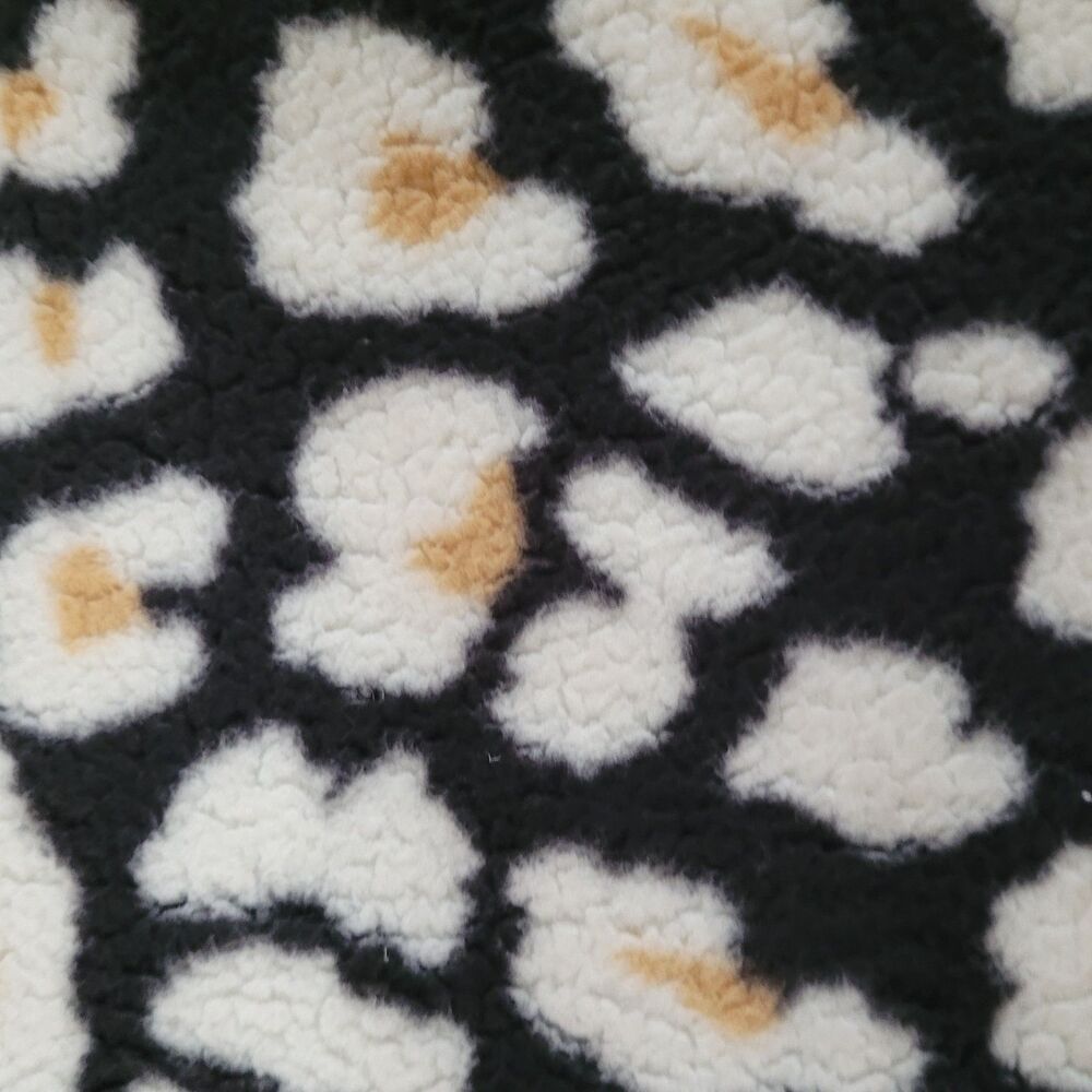 Wild Fable Cropped Hoodie Womens M Black White Animal Print Fleece Pullover - Picture 9 of 12